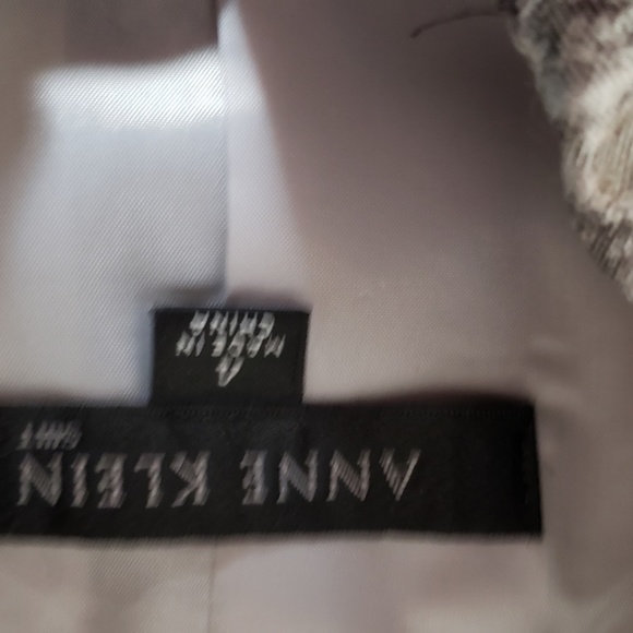 2 piece suit from Anne Klein - Picture 3 of 3